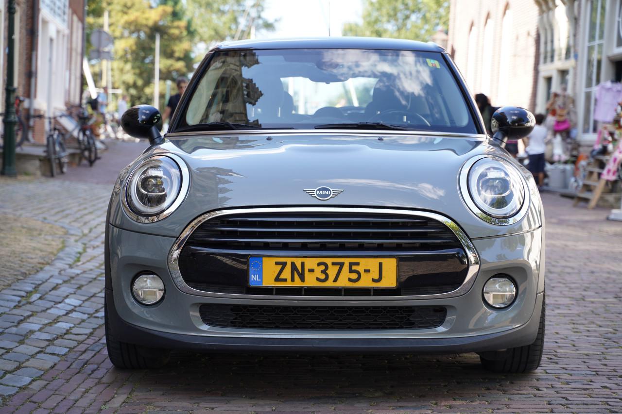 Zeer nette Mini 5-deurs Business I PANO I 2E EIG I 2019