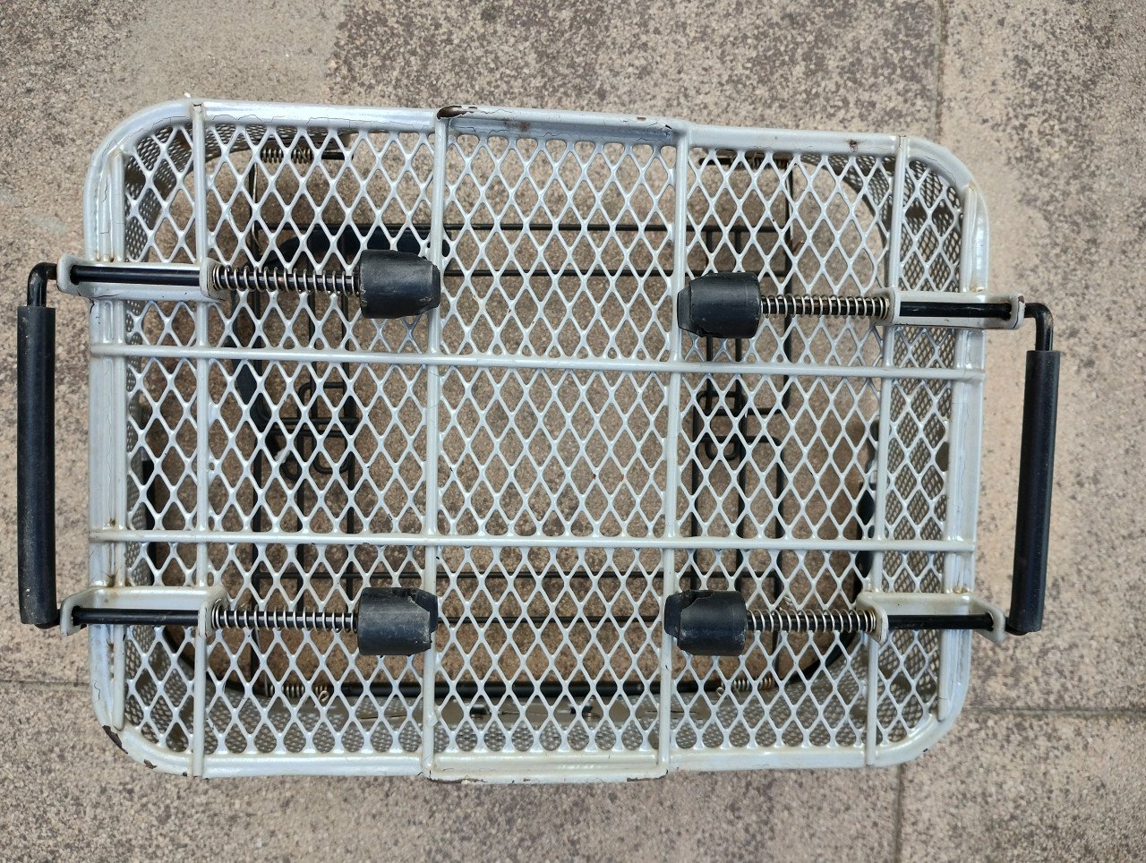 Fietsmand hondje