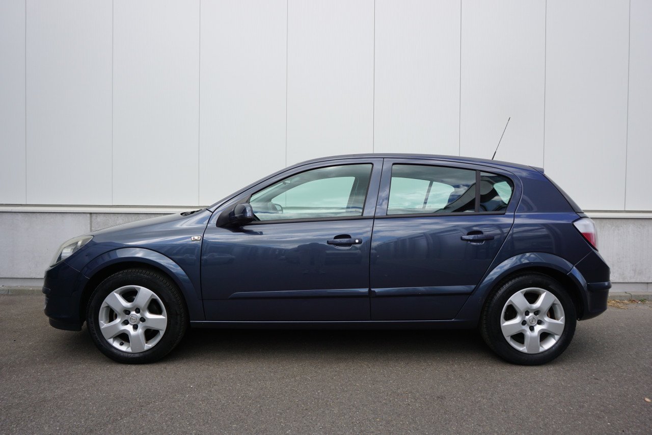 Opel Astra 1.4 Edition - Airco / Elekt. ramen / Cruise / Trekhaak / NAP