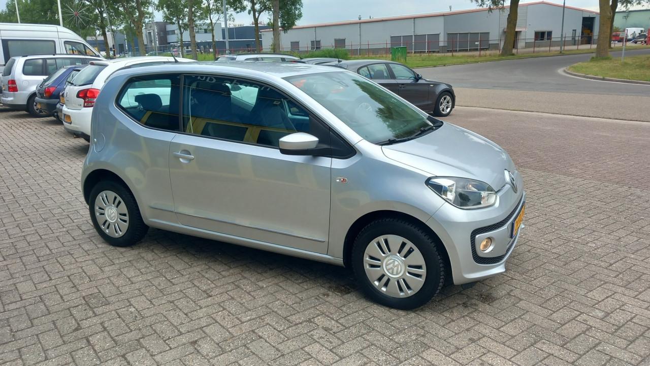 Volkswagen 1.0 Move Up! 3drs bj:2012 airco-navigatie i.z.g.st