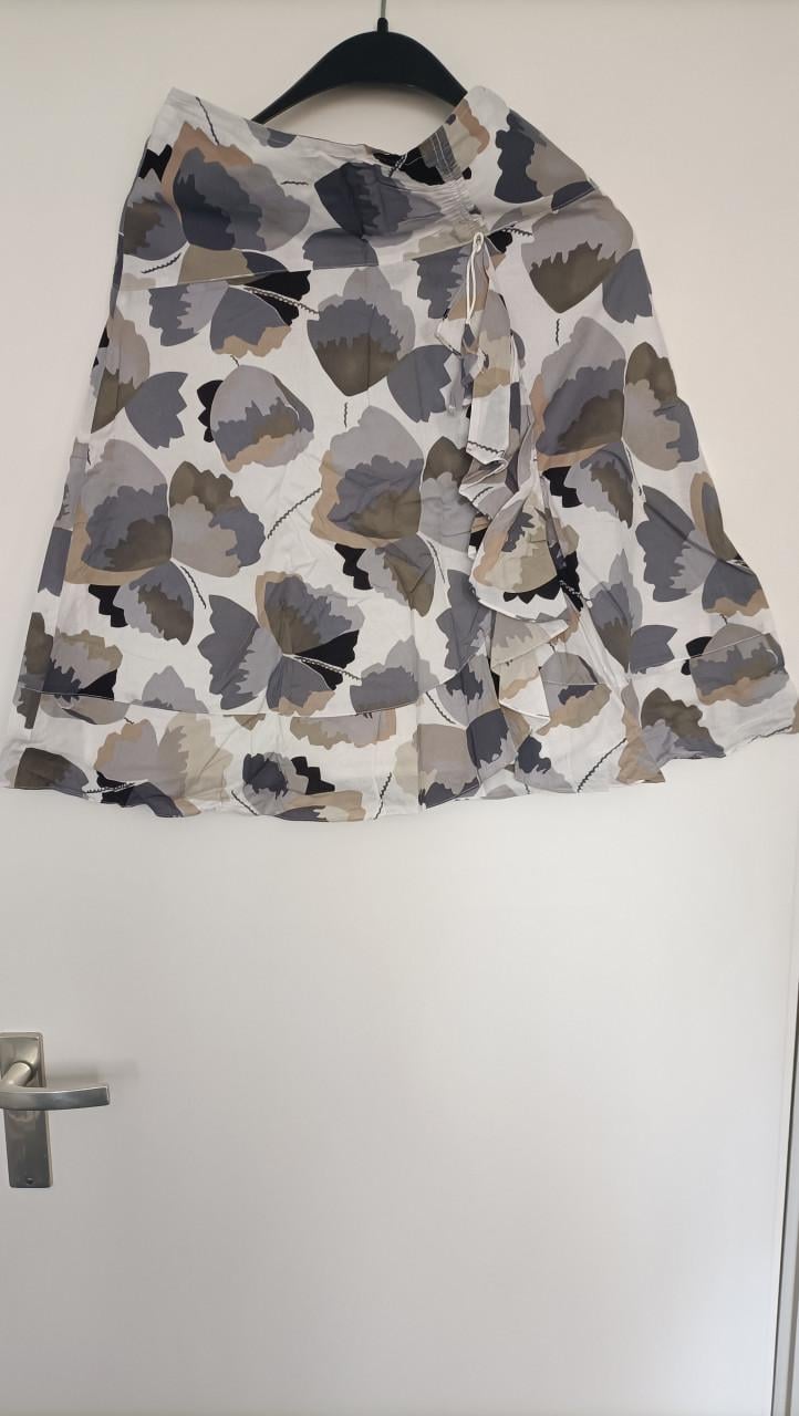 Rok, hele lichte stof. Merk Essentiel Antwerp.