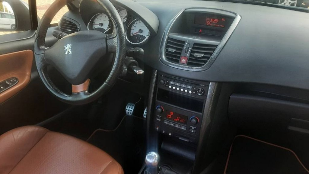 Peugeot 207 1.6 16v t feline