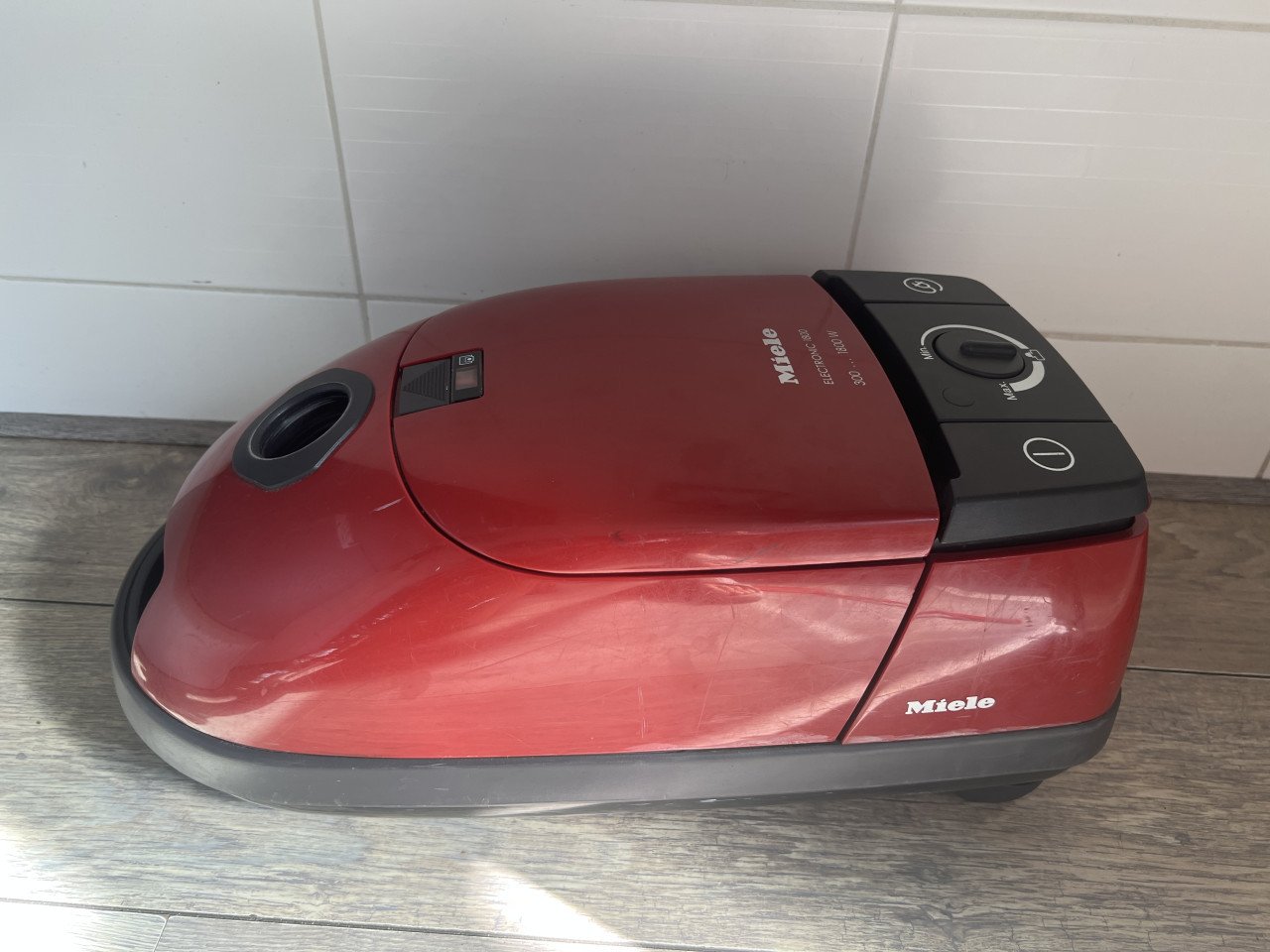 Miele Stofzuiger 1800W – ZGAN – Voor reparatie of onderdelen