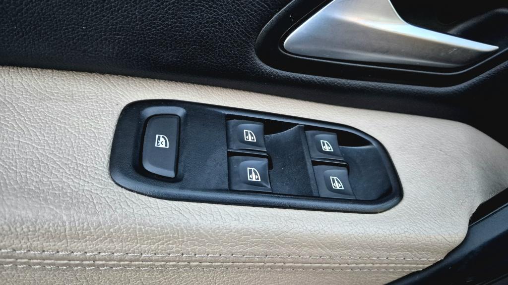 Dacia Duster 1.0 tce bifuel prestige | lpg af-fabriek | leder | pdc | airco