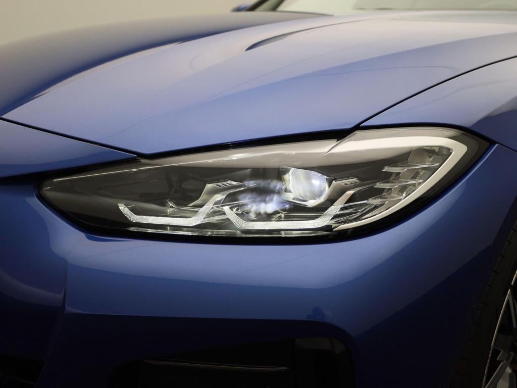 BMW I4 edrive35 m-sport 70 kwh | panoramadak | oyster leder | stoelverwarmi