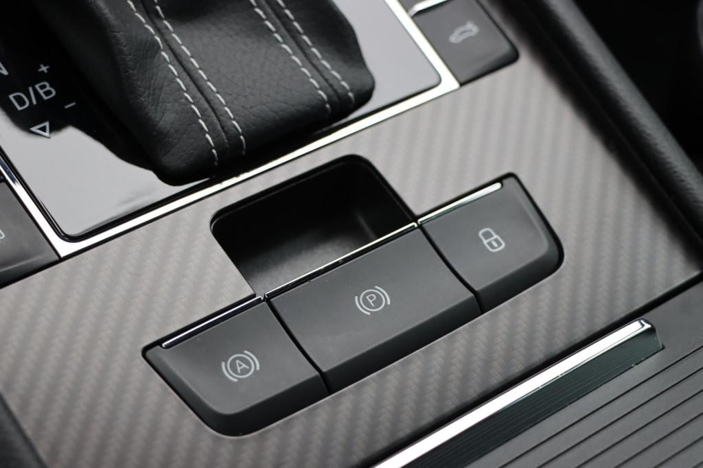 Skoda Superb combi 1.4 tsi iv sportline business 218pk dsg6