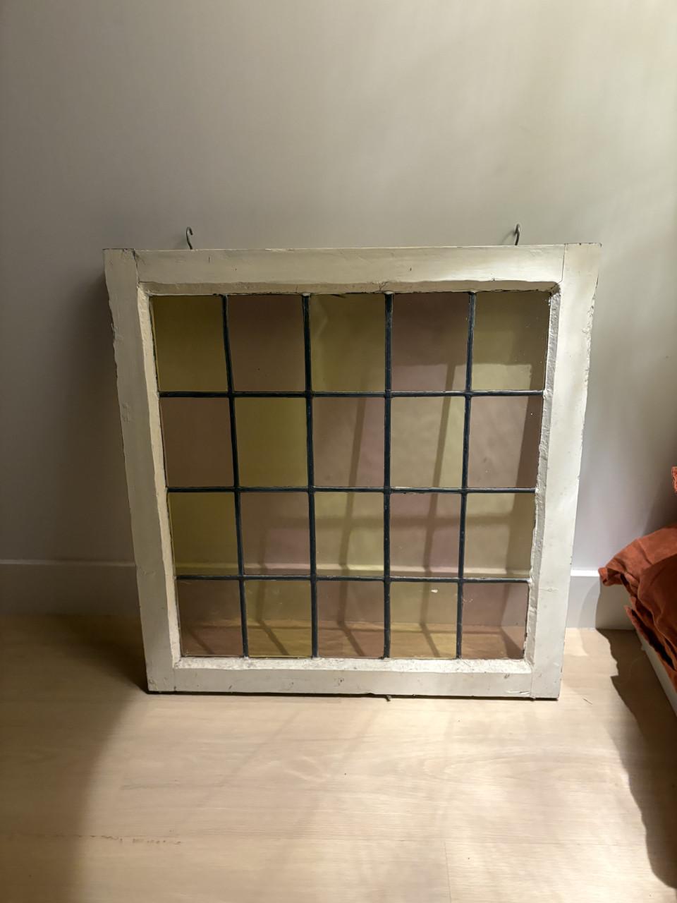 Ladekasten, spiegels, plantentafel, trapje