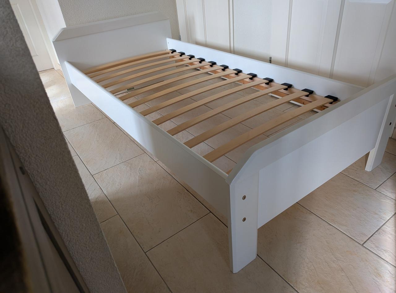 1 Persoons bed (in goede  staat ) 90 x 200