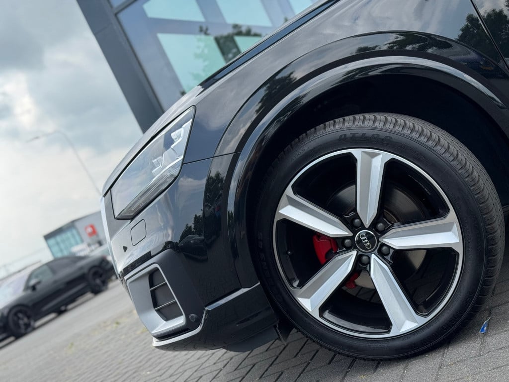 Audi Q2 1.4 tfsi cod s-line * panoramadak * trekhaak * 1e eigenaar