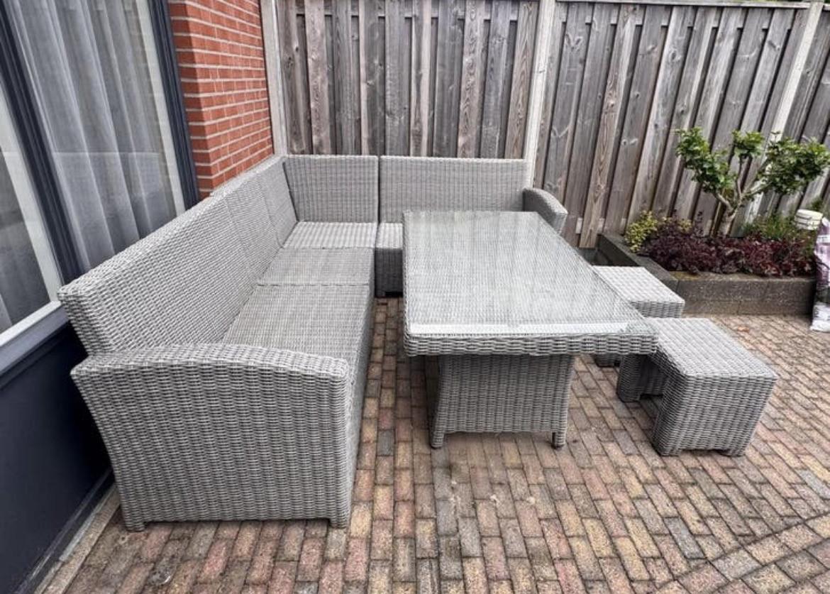 Loungeset + opbergkist voor de kussens [ evt bezorgen !! ]