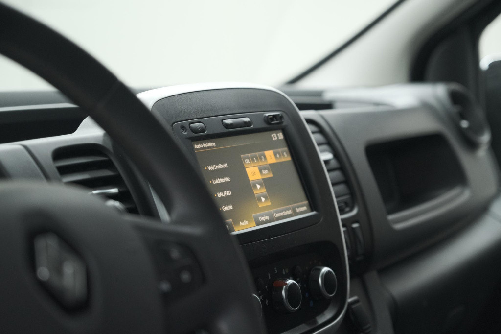 Renault Trafic 2.0 dci 120 t27 l1h1 work edition | trekhaak | apple carplay