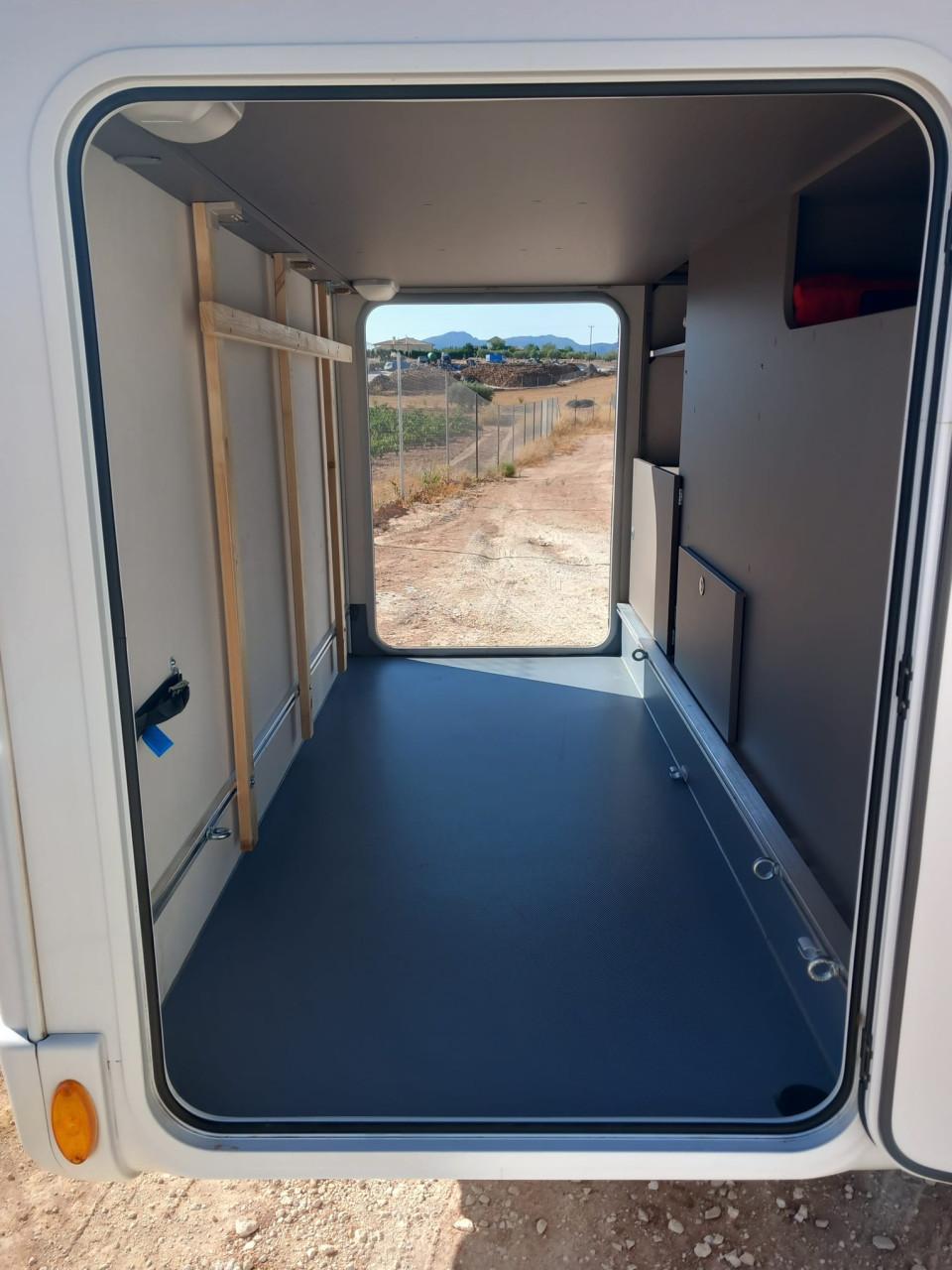 LMC Tourer T660 165pk lengte bedden en hagelbestendig!