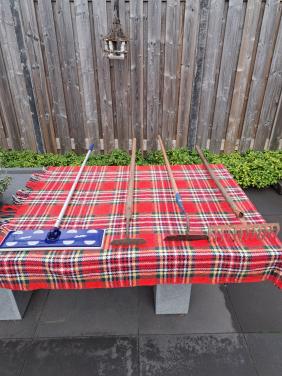 Tuingereedschap en swiffer voor de starter, etc.