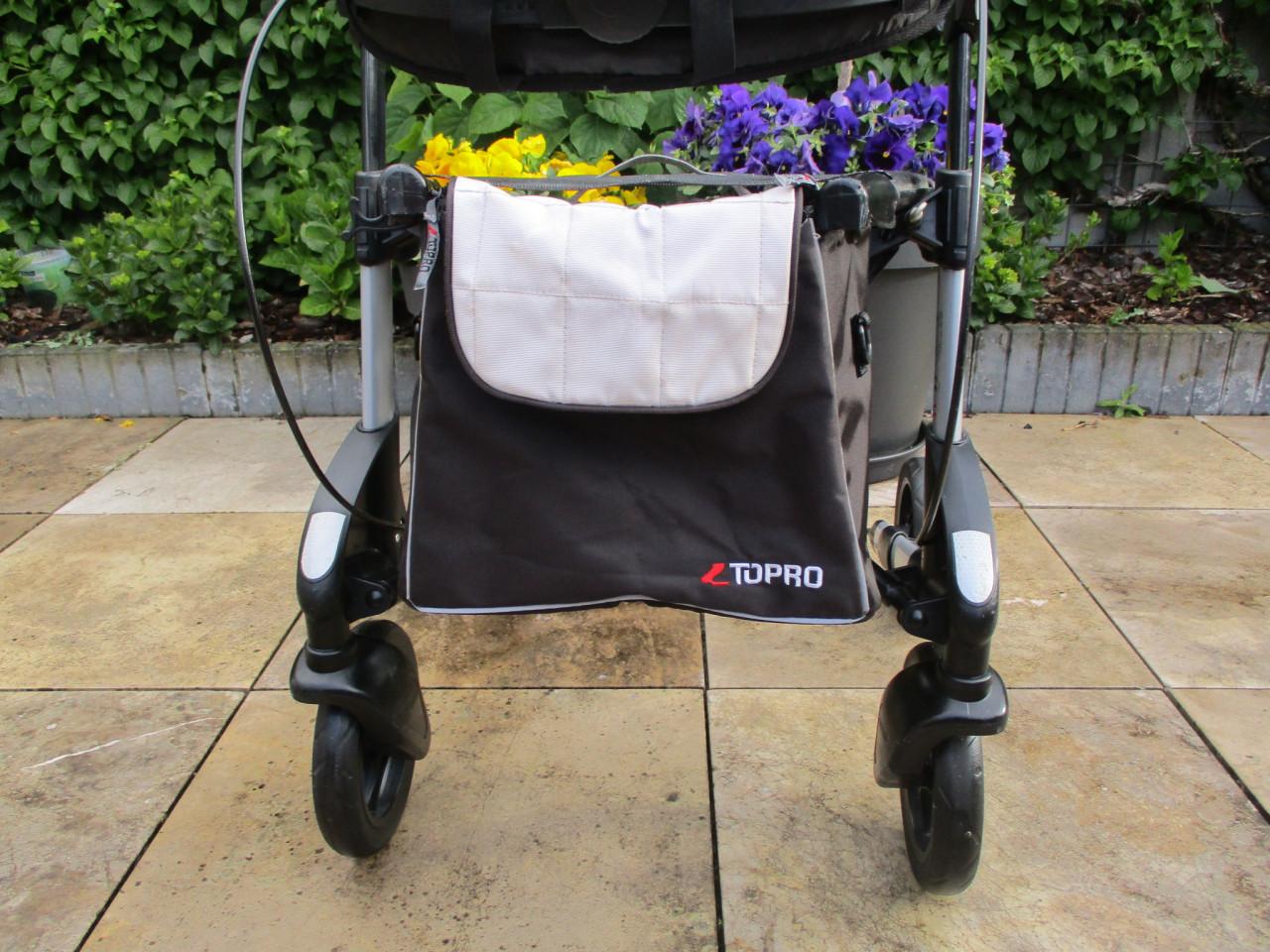 Zgan Topro Troja 2G  lichtgewicht rollator met zitje grote tas en rugsteun
