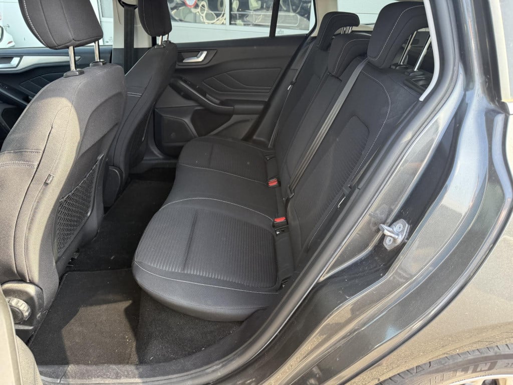 Ford Focus wagon 1.0 ecoboost titanium business 18'' lmv | winter pack | le