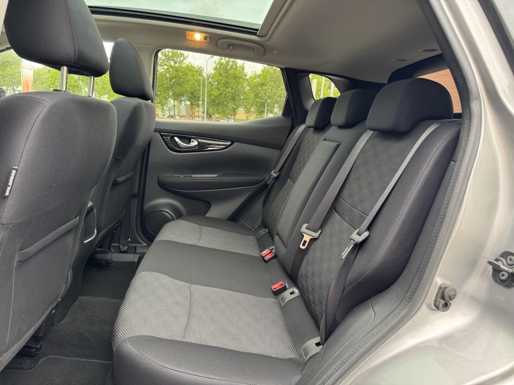 Nissan Qashqai 1.2 n-connecta design pack automaat | panoramadak | navigati