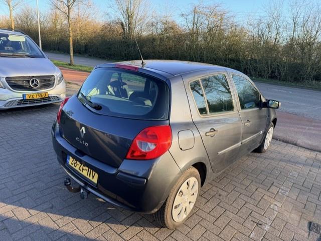 Renault Clio 1.2-16v business line
