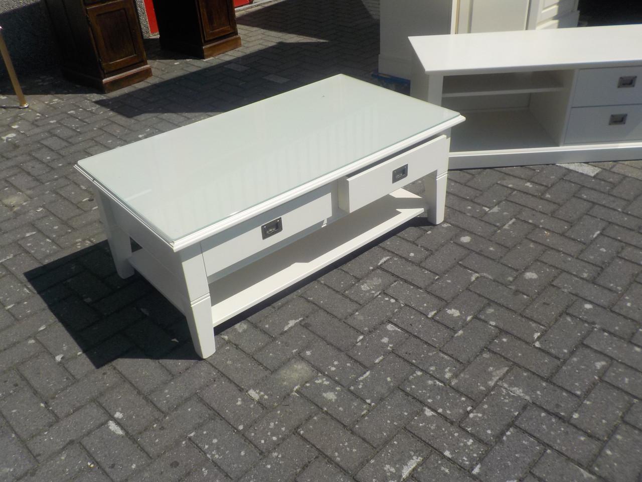 Mooie kwaliteit salontafel met 2 diepe laden en glasplaat