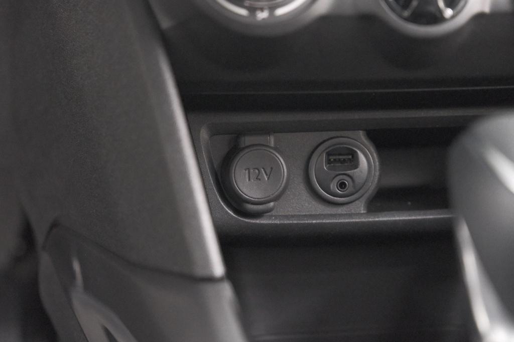 Peugeot 2008 puretech 110 eat6 active | camera | apple carplay | parkeersen