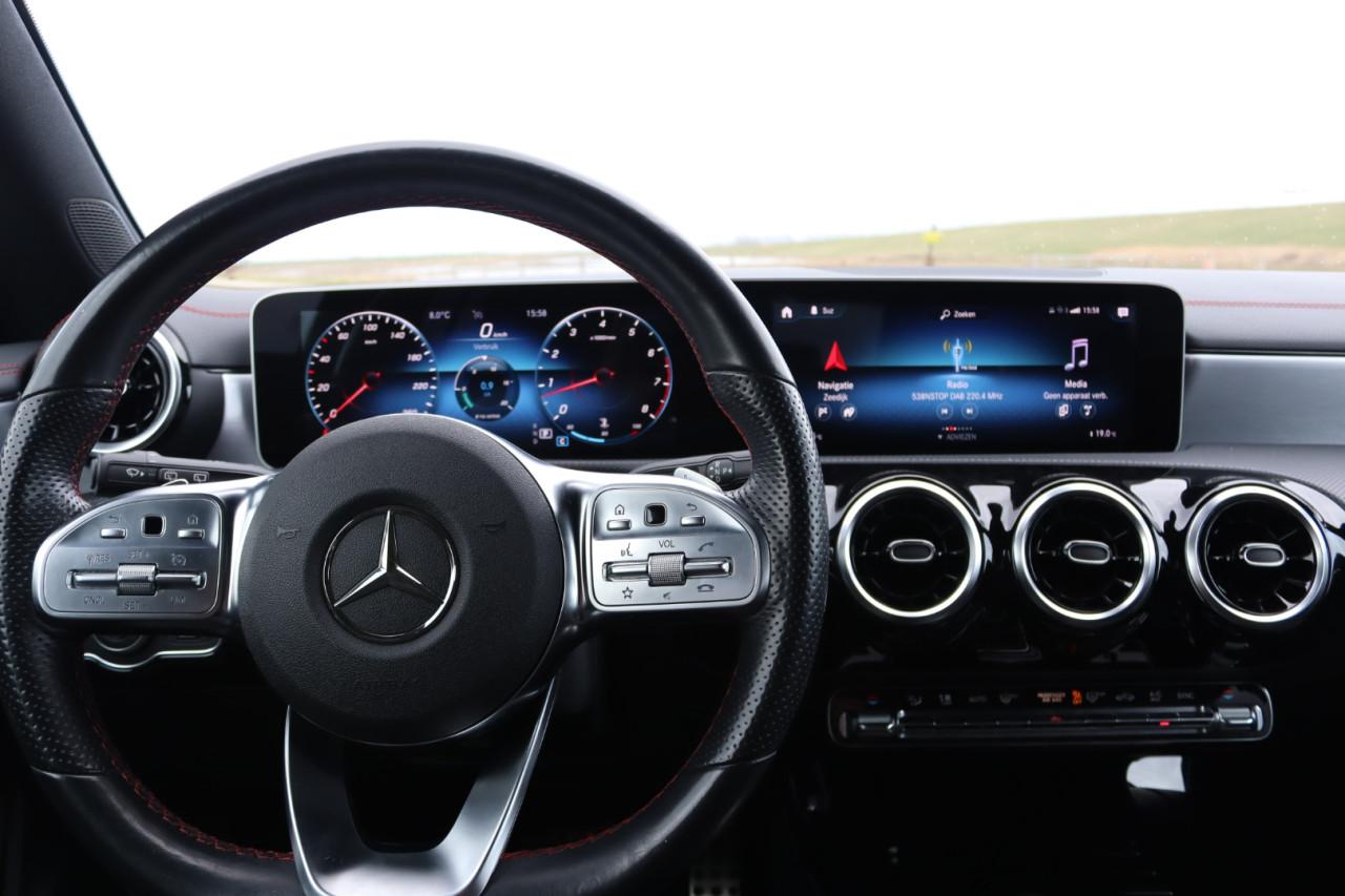 Mercedes-Benz CLA 220 AMG-line shooting brake DEALER ONDERHOUDEN