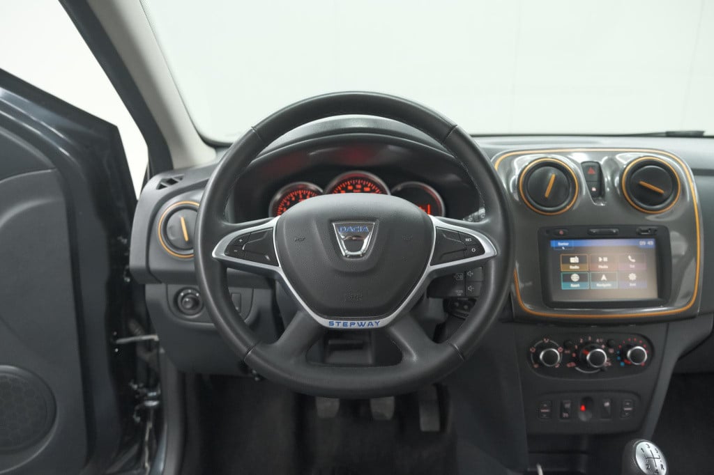 Dacia Sandero Stepway tce 90 sl | camera | navigatie | parkeersensoren | cr