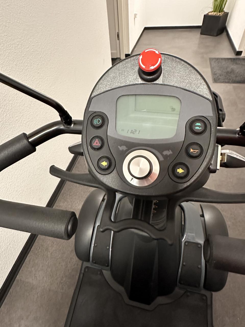 Z.g.a.n. scootmobiel met 4 wielen