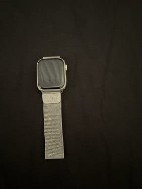 Apple Watch Series 7 met milanees bandje + oplader