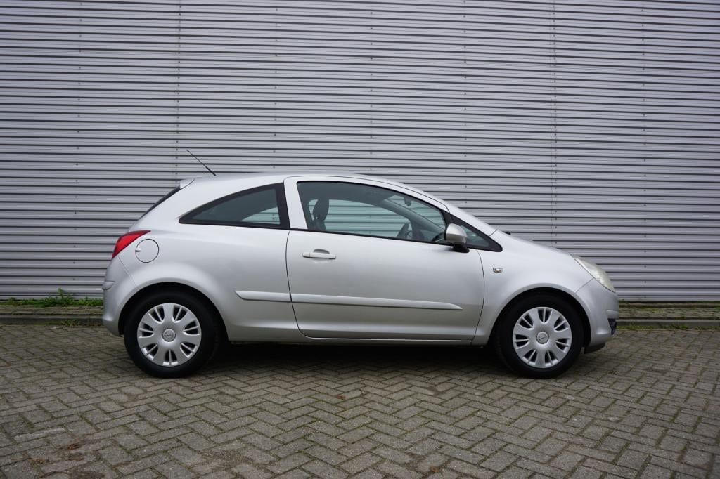 Opel Corsa 1.2-16v business airco / cruise / elektr. ramen / nap