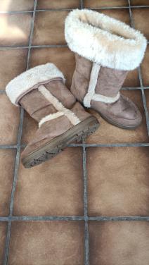 Heerlijke warme laarzen, maat 41, kleur donker taupe.