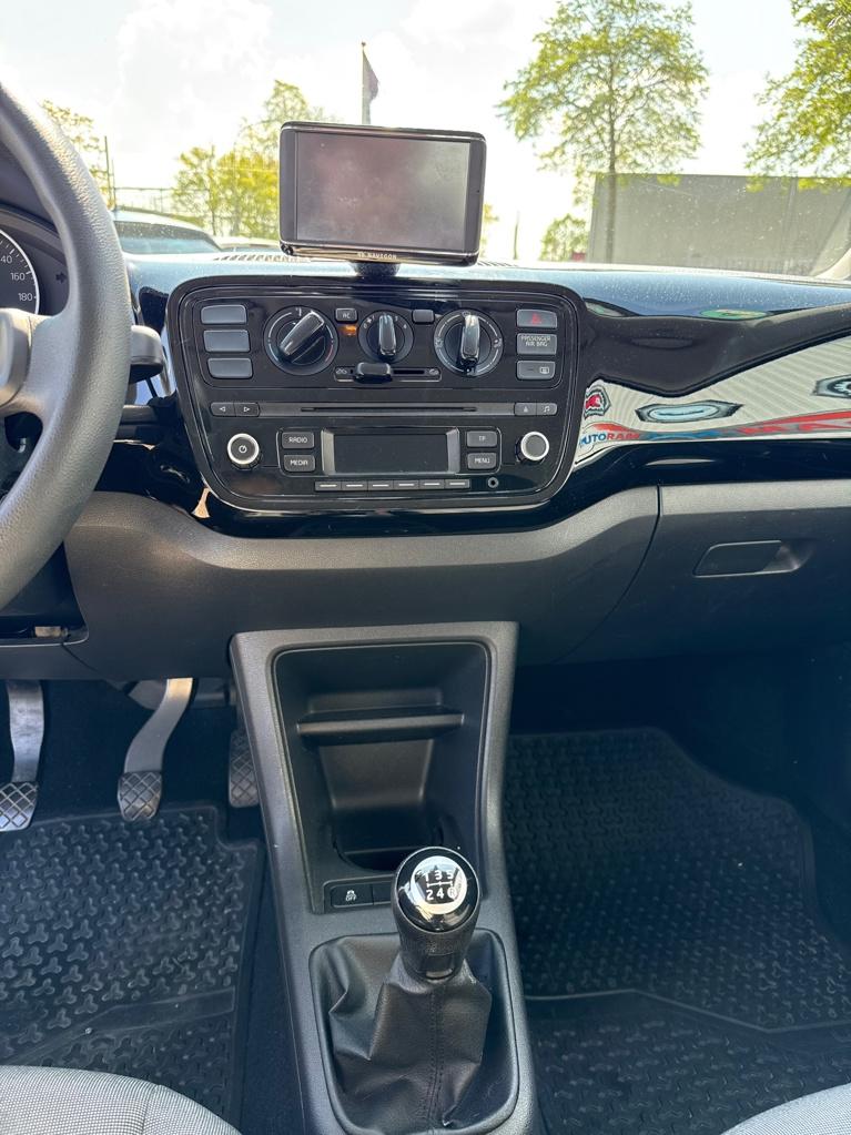 Volkswagen UP! 1.0 move up!