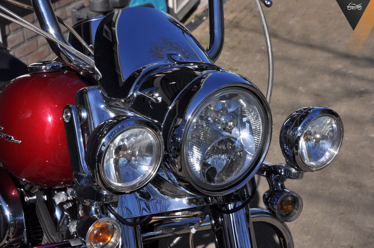 Harley Davidson FLHRSI Road King Custom Strakke motor!