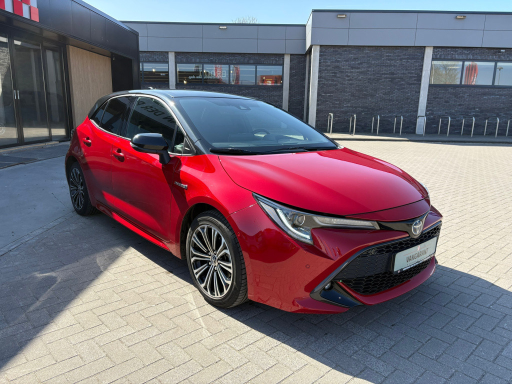 Toyota Corolla 1.8 hybrid business intro