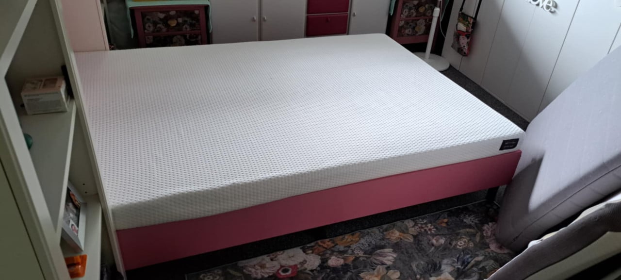 BOXSPRING ROZE 140X200 CM MET MATRAS OF ZONDER MATRAS.