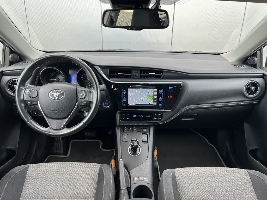 Toyota Auris touring sports 1.8 hybr. dynamic