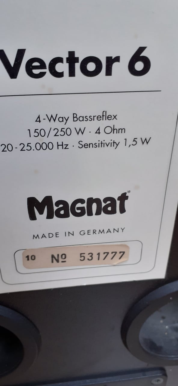 Magnat vector 6- 4Way bass reflex speakers 150-250 Watt