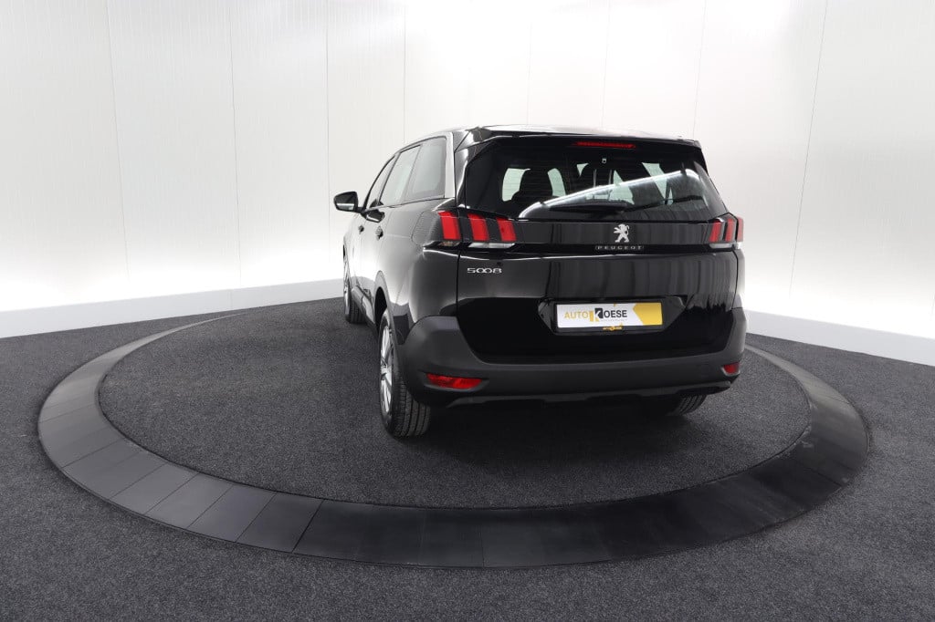 Peugeot 5008 puretech 130 eat8 active pack | 7 zitplaatsen | camera | navig