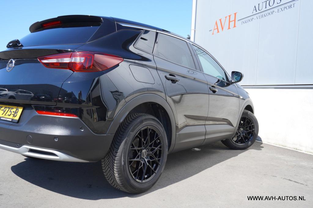 Opel Grandland X 1.2 turbo business executive