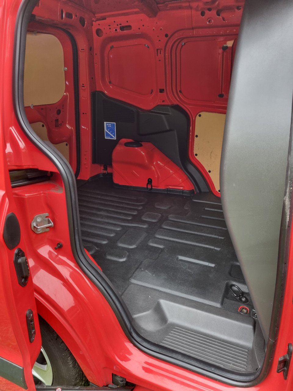 Ford transit courier benzine 1.0