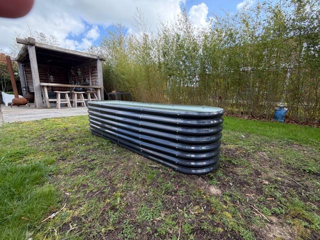 2x stalen plantenbak Nieuw!