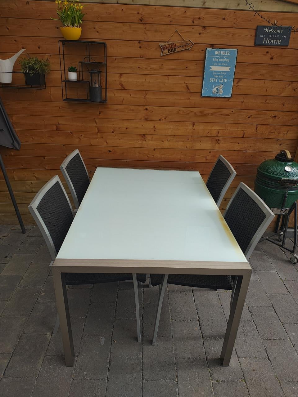 Buiten tafel