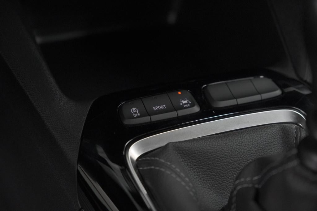 Opel Corsa turbo 100 gs line | parkeersensoren | apple carplay | 16 inch li