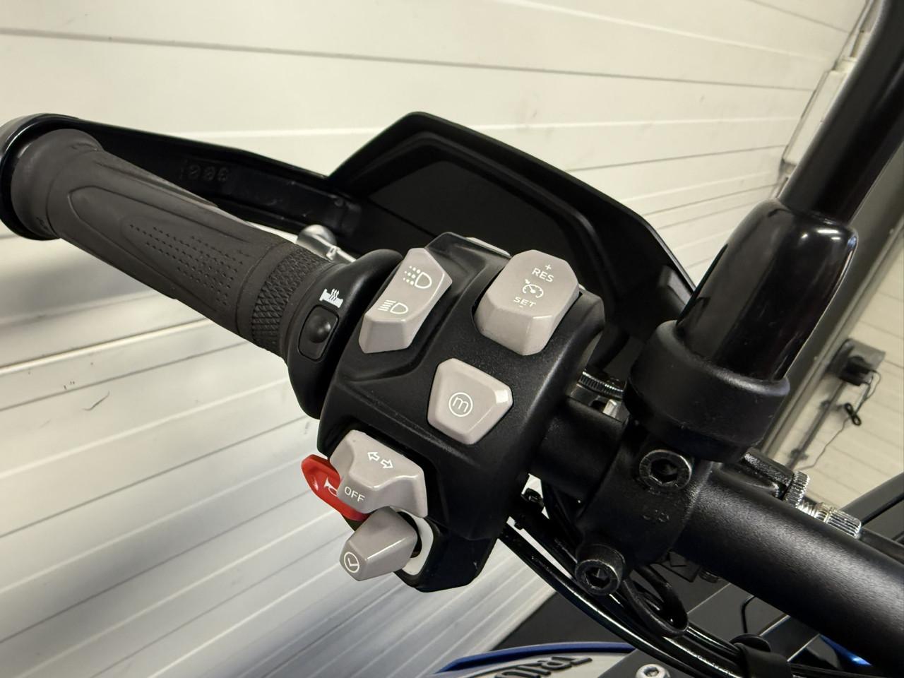 Jonge en zeer nette Triumph Tiger 900 GT Pro slechts 3100km!