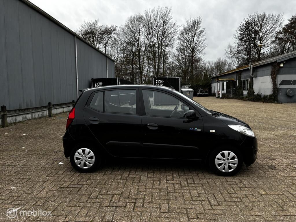 Hyundai i10, 1.0 i-Drive Black Pack Airco km105.063 Nap 5Deurs BJ2013