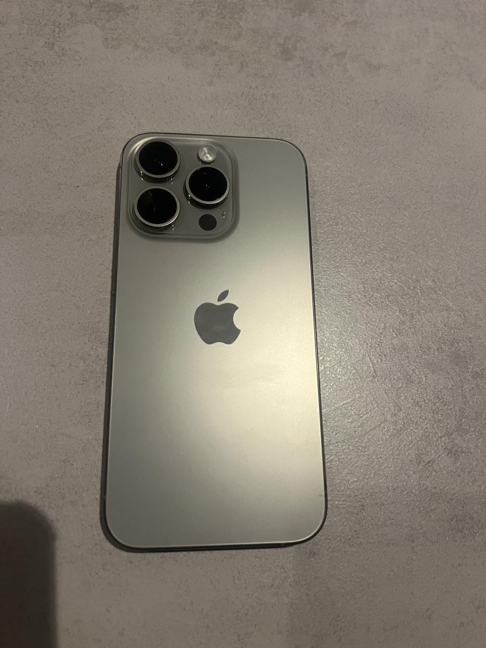 Iphone 15 pro z.g.a.n.