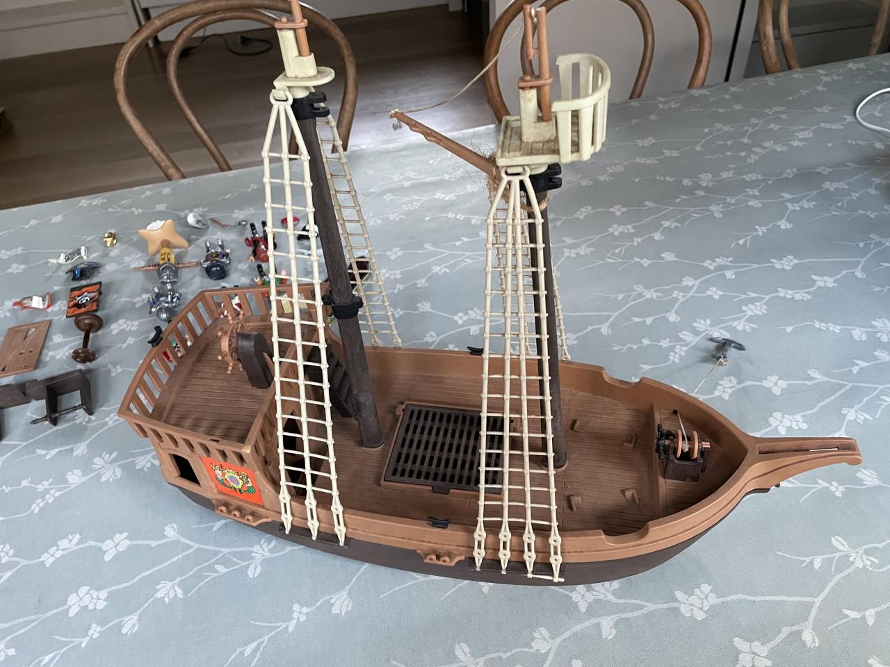 Playmobil piraten-schip met alles erop en eraan