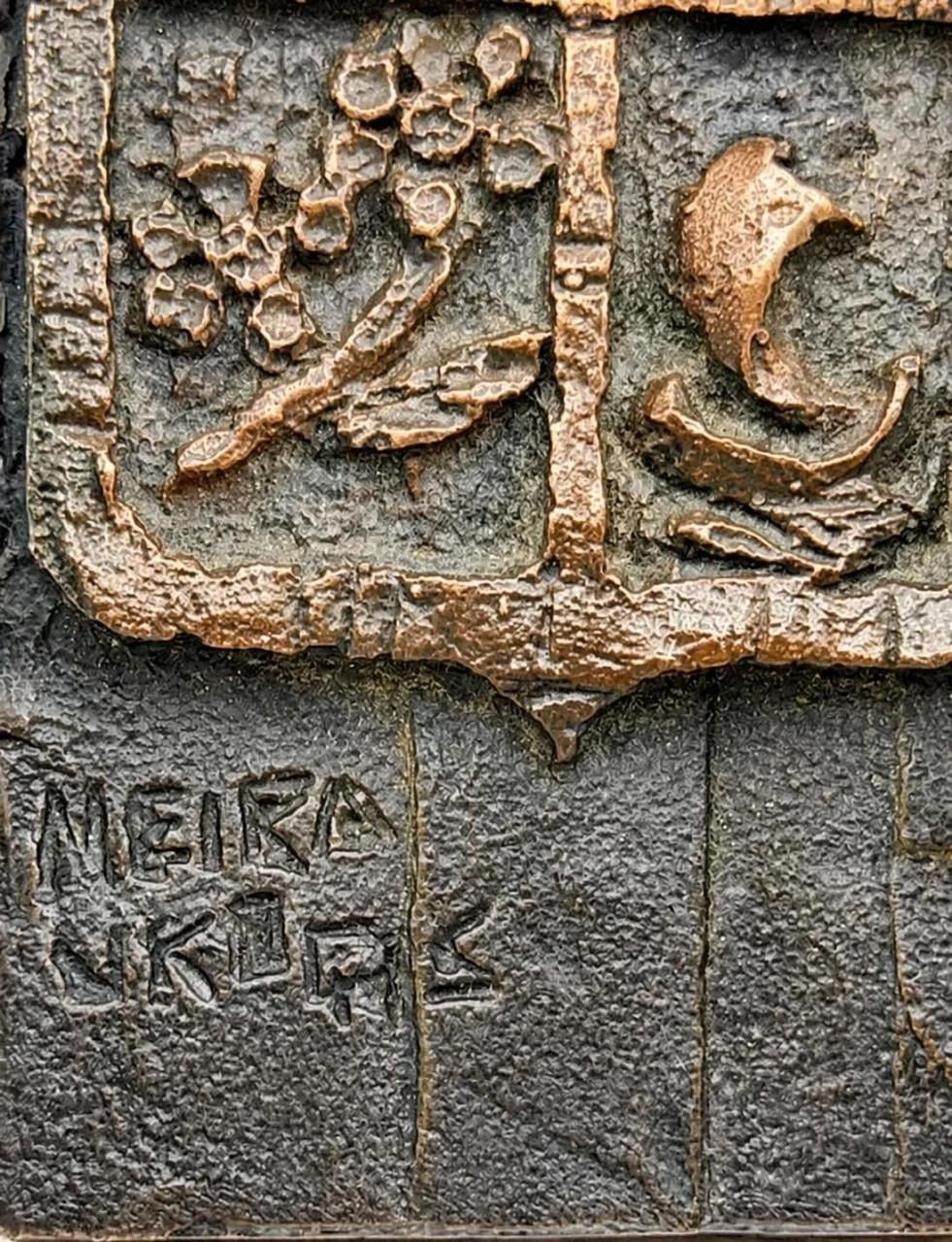 MODERNE CRUCIFIX DOOR JOSÉ LUIS NEIRA BROCHS