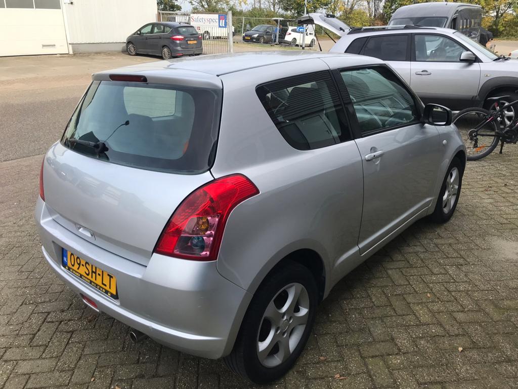 Suzuki Swift 1.3 exclusive