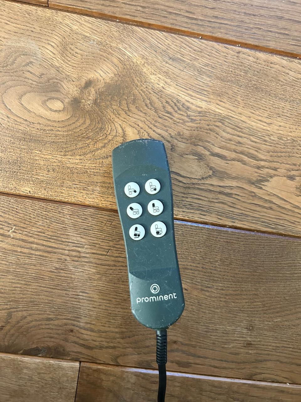 Te koop zeer degelijke Prominent sta op stoel/ fauteuil