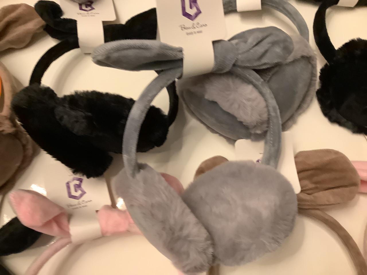 Partij leuke oorwarmers. ( partij 230)