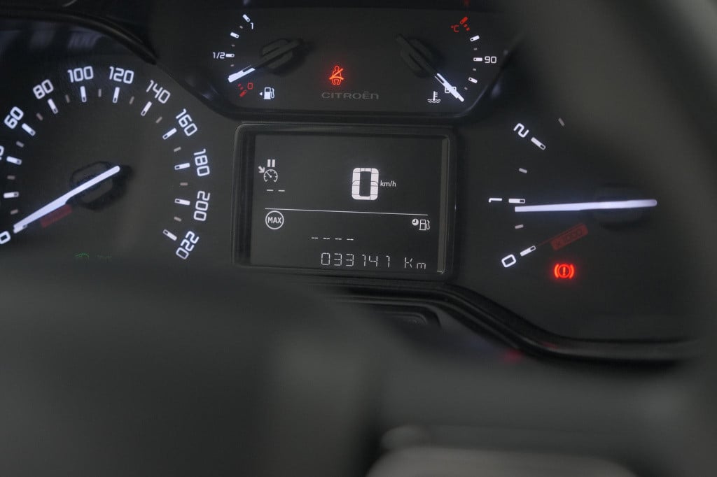 Citroen C3 puretech 82 c-series | navigatie | climate control | apple carpl